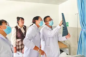 云南：构建高层次医疗卫生人才高地图片