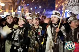 赫哲族鱼皮穿搭火遍中央大街，这项非遗技艺太“潮”了！图片