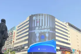 网红熊sir和铁骑女警都准备好了，看长沙交警七夕如何玩浪漫！图片