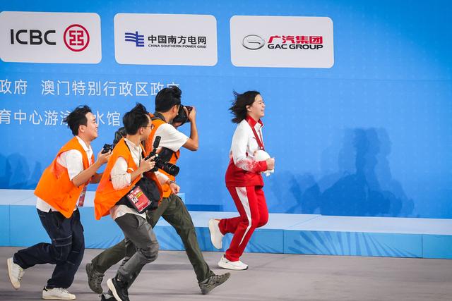 十五运｜时隔183天重返赛场	，全红婵依然是中国跳水的“顶流”明星