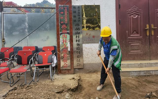 被洪水冲走前，村支书尹春燕的最后九小时