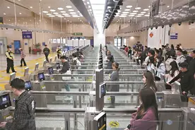 横琴口岸“一签多行” 首日：刷卡、按指纹、看镜头 20秒！丝滑通关图片