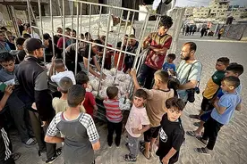 加沙官员称三天内仅有92辆援助卡车进入加沙地带图片