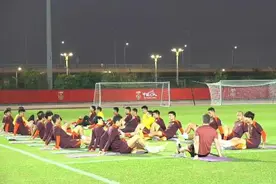 国足回到厦门就开练 球员表示对球队出线有信心图片