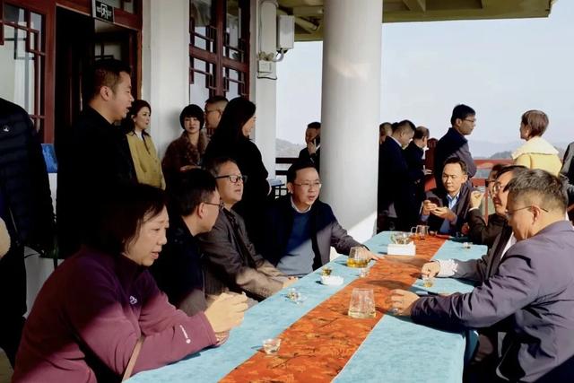 全国主流媒体嘉宾走进遵义,领略茶海景色!