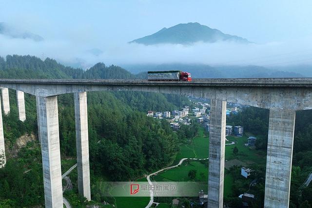 有一种滤镜叫“夏天”！悠长夏日藏在山区里的“世外桃源”有多治愈？