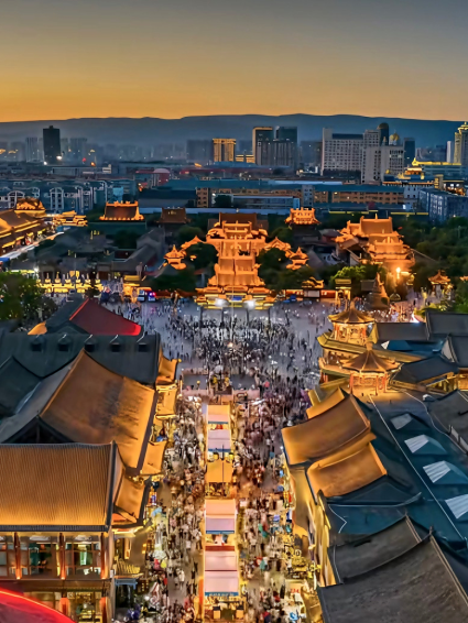 央妈背书全网发布！一条片子就让全国游客争着要来呼和浩特，太震撼了！