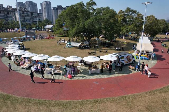 良庆周末新据点！邕江五象栖地市集，江风与烟火气全拿捏