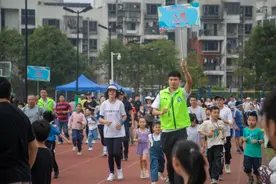 家校关系需要从“权威-服从”转为“互信-互尊”图片