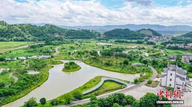 广西梧州：湿地公园景美如画