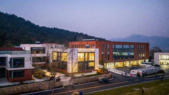 日照一全新打卡地！也太美太治愈了吧！