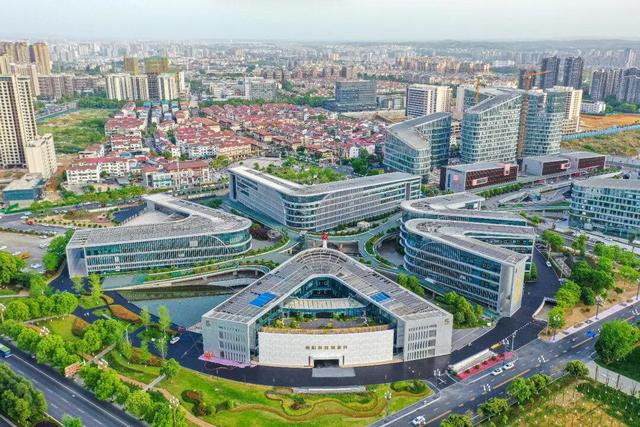 曾经“查无此地”,这座城的“硬核浪漫”反差感拉满!