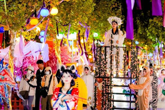五大主题区+强NPC阵容！济南方特“山海奇幻夜”10月18日启幕