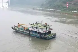 航拍长江碧水，泸州在行动！｜川流中国·上游行图片