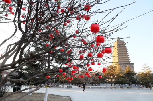 抢先看！马年迎春灯会布展正酣