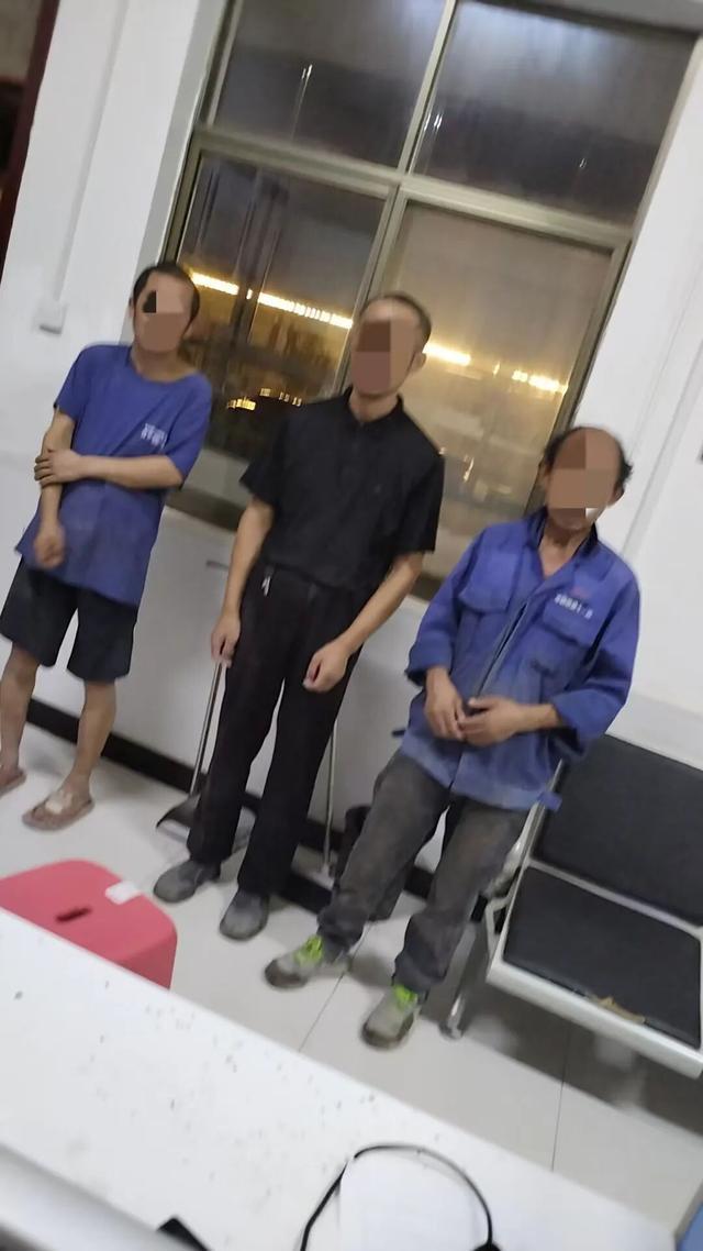 黑砖厂残障工人干不好被电钻刺胳膊