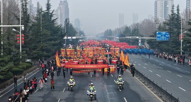 中牟新区：文旅体融合庆元宵 幻乐之城绽华彩