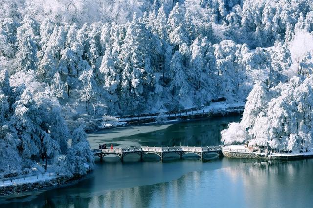 为什么一定要来庐山赏雪？