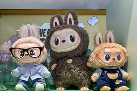 “一BU难求” 中国潮玩何以火爆全球图片