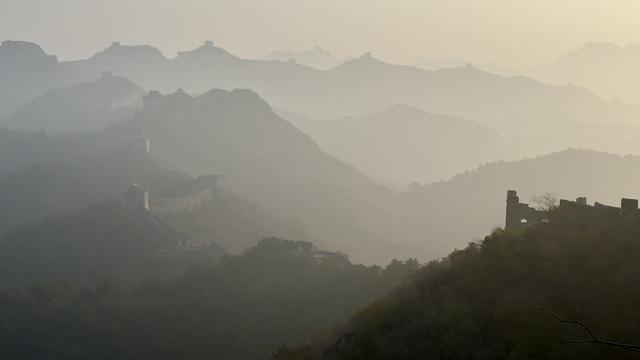 金山岭长城云雾缭绕景美如画