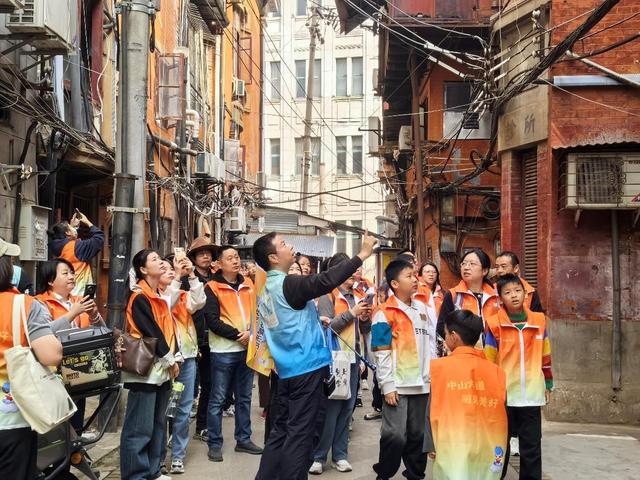 武汉图书馆江城书房户外开讲，一起City Walk，领略武汉百年风华