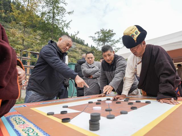 四川黑水：冰川彩林文旅季启幕