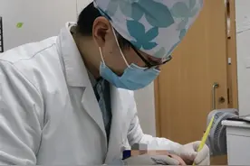 浙江14岁少年，烂了16颗牙！医生惊了图片
