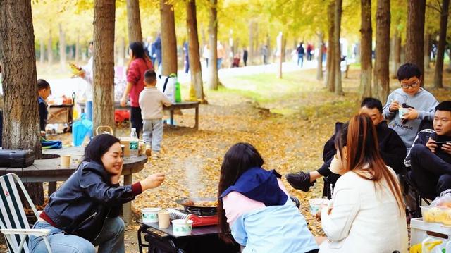 日均客流达平日3倍，新都秋假热门地TOP1