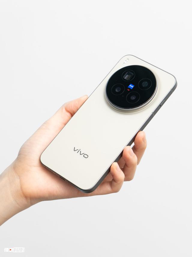 vivo X300 Pro图赏：外观审美在线，影像依旧霸道