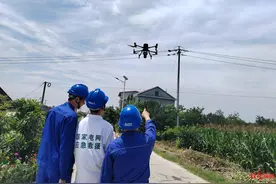 提升配网线路供电质量，成都东部新区无人机“巡检员”上岗图片
