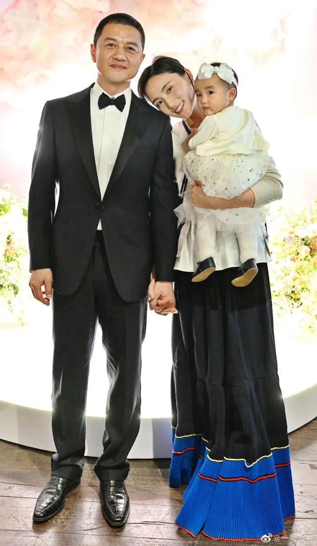 李亚鹏海哈金喜官宣离婚：孩子跟随母亲生活，由双方抚养