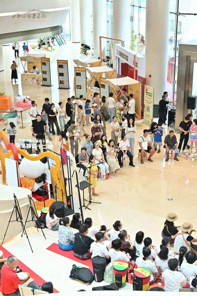 音浪人浪“点燃”成都双节，市民游客“一场都不想错过”