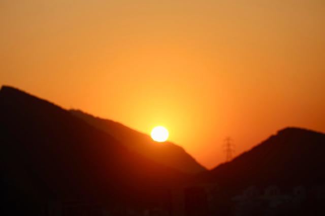 济南群山之上，夕阳晚归图