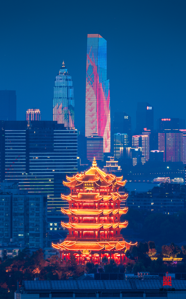 “多巴胺”旅游上新，跟着北北打卡“赤黄红”