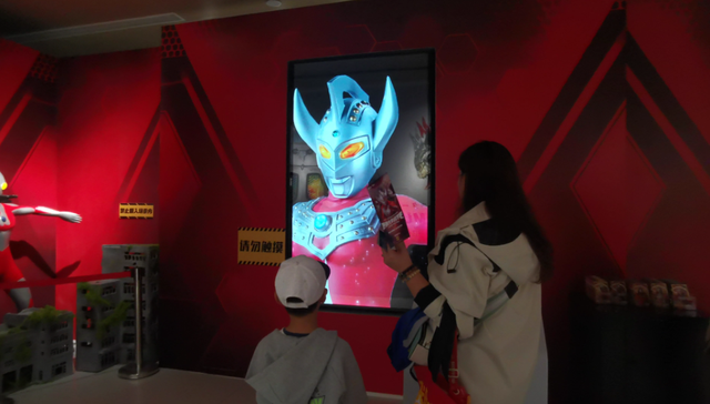 遛娃又添新去处，回忆杀重温童年——经典奥特曼主题展山东首展落户青岛上街里