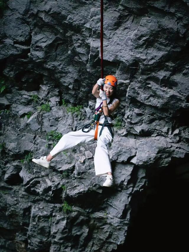 惊艳伦敦！双河溶洞携北纬 28°秘境奇观闪耀世界舞台！