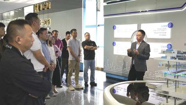 东莞松山湖功能区考察团莅临唯一网络共探AI赋能新型工业化新路径