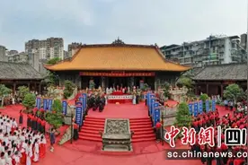 南充举行祭祀先师孔子和乡贤陈寿大典图片