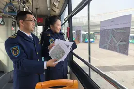 惊蛰节气 春回大地 乘温馨巴士开启挖野菜“绿色之旅”图片