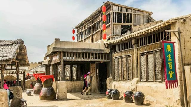 美景| 我想和你漫步在明城堡,粗犷的黄土地,那面旗帜摇曳在风中...