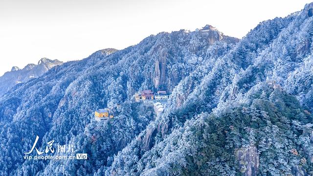 安徽池州：九华山雾凇美景迷游人