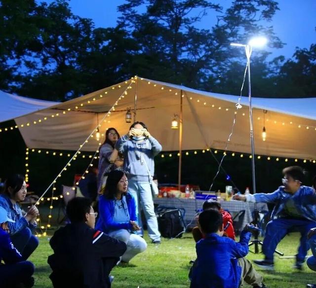 【国庆出逃计划】0元露营、天幕茶歇……在栖霞山找到秋天的仪式感