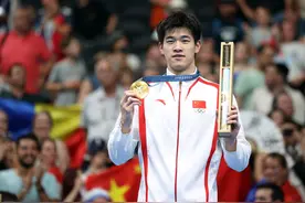 关注 | 潘展乐位列年度世界十佳游泳运动员榜首图片