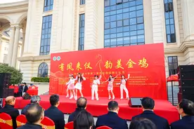 小鸡作出大文章！河南农业大学举办“有凤来仪 韵美金鸡”第三届鸡主题动物文化节图片