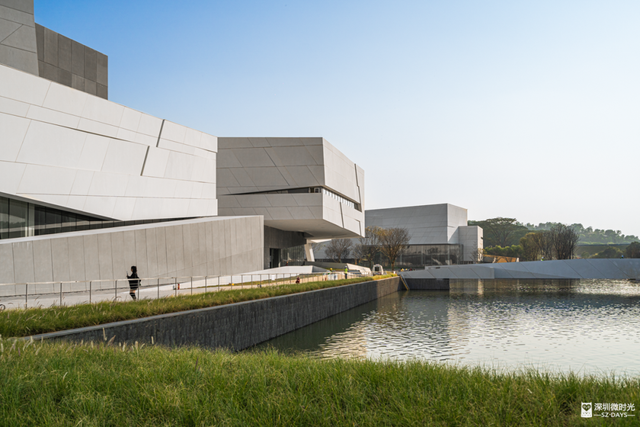 新地标！漂在水上的「白色山丘」，羡慕龙华人！