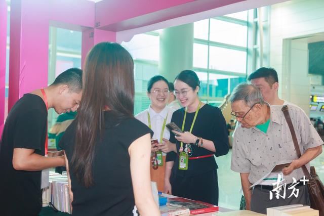 云端飘书香，城市添风雅！揭阳潮汕机场“云端书驿”开启阅读新旅程