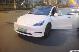 司机酒后驾车犯困停路中睡觉 民警现场查验显示醉驾图片