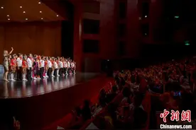 中法童声合唱团在海南唱响“友谊合声”图片