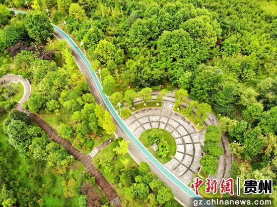 贵阳观山湖公园：“城市绿肺”生态美 秋景怡人引客来
