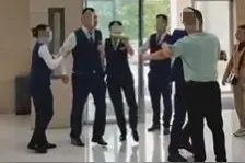 武汉一凯迪拉克4s店工作人员爆粗口辱骂顾客？回应：双方已和解图片